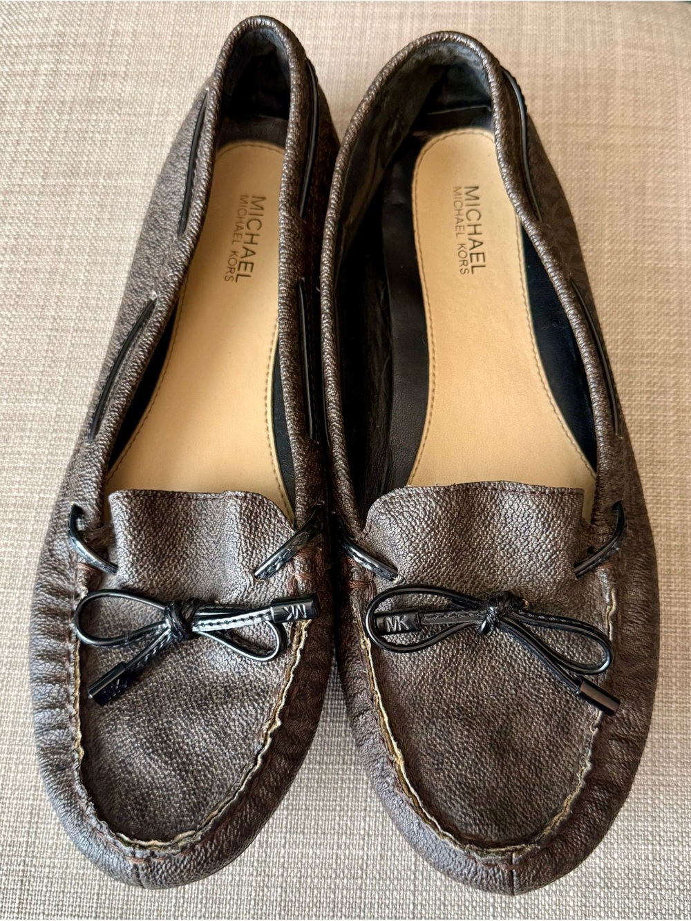 Michael Kors Women’s Sutton Signature Logo Moccasin Flats